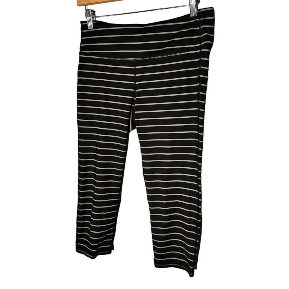 Athleta Black and Gray Striped Crop Legging Size Medium